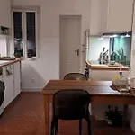 3 Nights Minimum, Renovated Entire Flat, City Of Marseille, 4 People, 1First Floor